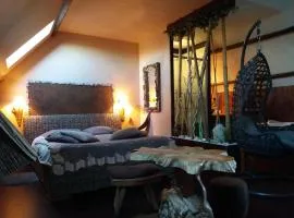 chambres d hotes ,hotel ,Secret d'une Nuit a vicq prės de onnaing,avec piscine