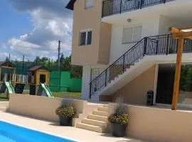 Villa Tri tačke