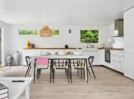 Log Cabin 5 Min to Fjord Beach with Beautiful Field Views