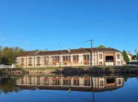le relais Perrusson, Bed and breakfast et camping à la tuilerie