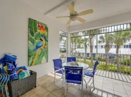 Marco Island Condo w/ Shared Pool & Hot Tub!