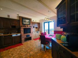 Le Nid d'aigle apt 405 Leysin centre avec forfait piscine sauna jacuzzi en option，位于莱森的酒店