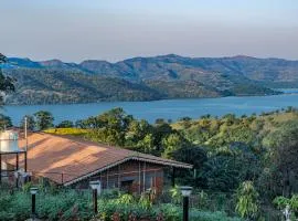 CosmicStays Birdsong Cottage Hilltop Lakeview Stay
