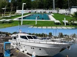 Marina Estensi Floating Resort - Classic Yacht