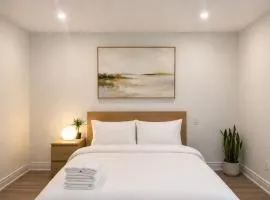 Fairview Suites- near Fairview mall, Seneca and Highway 404