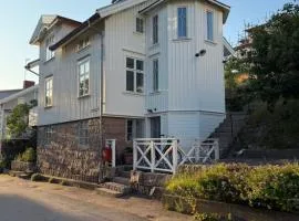 Nyrenoverad pärla centralt i Kungshamn