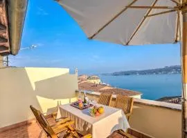 Laetitia Salò-Historic center near Lake - Happy Rentals