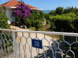 Renovated Two bedroom house in charming Gošići next to Tivat