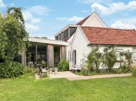 3 Bedroom Beautiful Home In Steenenkamer