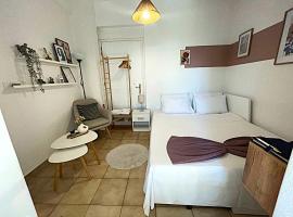 The Nest - Cozy Stay in Arcadia，位于特里波利斯的酒店