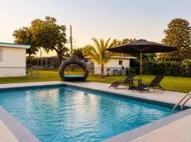Near Hard Rock Stadium - Pool Fenced Yard