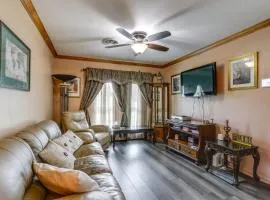 Explore Baton Rouge! Cozy Retreat w/ Private Yard