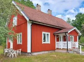 1 Bedroom Awesome Home In Lönashult