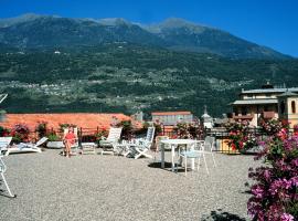 玛格纳酒店，位于莫尔贝尼奥的酒店