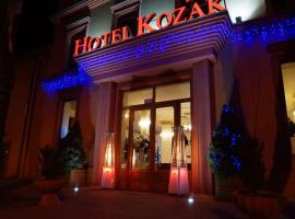 Hotel Kozak，位于海乌姆的酒店