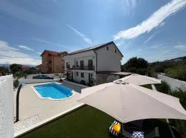 Apartment Ana Pool Residence