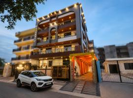 Mazestic Bay Hotel & Banquet，位于诺伊达的酒店