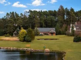 Lakeside Lodge, Views, Hot Tub & Fully Accessible