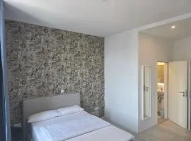 City Hotel