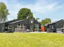 Gorgeous Home In Gråbo With Sauna