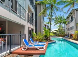 Laguna Escape - Swim-Out Retreat near Sea & Dining