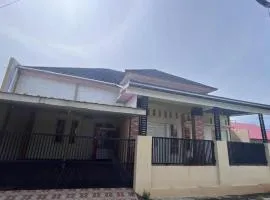 PADANG HOMESTAY ningrum syariah