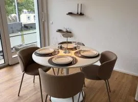 Modernes City Appartment mit Balkon & Parkplatz