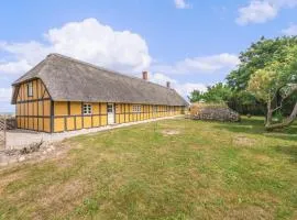 Lovely Home In Grenaa With Wifi