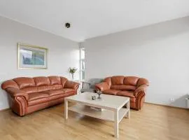 Stylish 3BR Apartment with Garden and Free Parking
