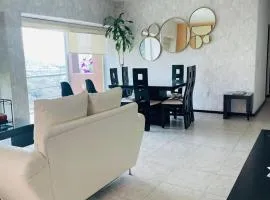 Apartment with Pool, Gym & A/C Suite