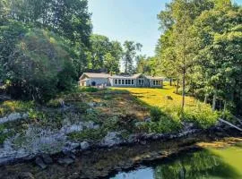 Gorgeous Waterfront Home on Westport Island with 2 Sunrooms