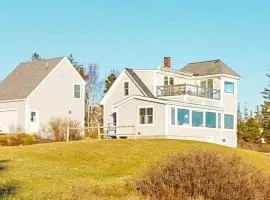 Stunning oceanfront cottage w/ private deck and Atlantic views