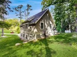 Brand new guest apartment with furnished deck, fast WIFI, dock, & water views