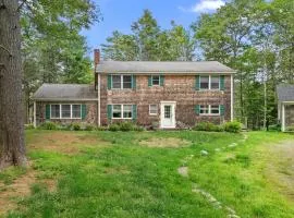 Tranquil private riverfront home w/ tidal dock & large yard