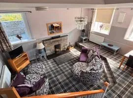 Apartment Sleeps 2 with WiFi