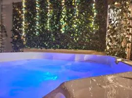 Heated Jacuzzi & Luxury Garden Retreat Larnaca