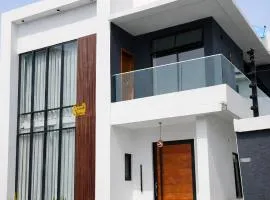Maison Vaucluse - Luxury 4 Bedroom Entire Home
