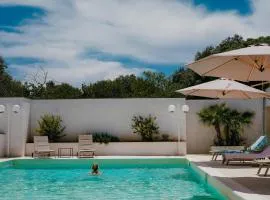 Castellinaria Holiday Rooms with Pool & Apartment with Private Jacuzzi