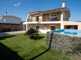 Μystique Suites Anavyssos