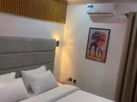 Royal vantage hotel and suites