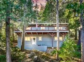 Idyllic Cabin in the Woods: Cozy Crestline Retreat