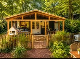 Chalet Bosrust met serre & privéparking Natuur nabij Maastricht