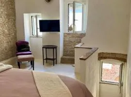 Dimora Ventura, Intra Alborgodiffuso, con pavimento originale del 1300