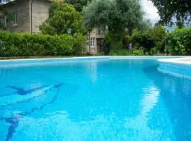 Charming villa with mountain view in Pedraça, pool