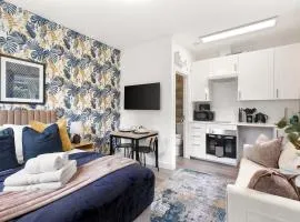 Cosy Studio With Kitchen Next Orpington Golf Centre
