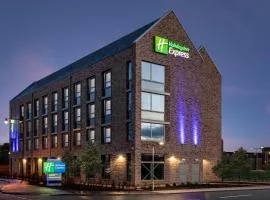 Holiday Inn Express Cambridge West - Cambourne by IHG