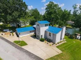 Waterfront 3BR Loft w Dock on Lake of Egypt