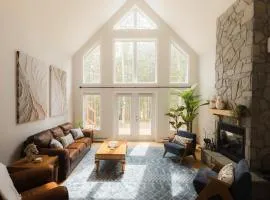 Birch Grove Chalet, Hot Tub, Golf, Private Forest