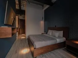 Skyline Loft – Modern Comfort, Stunning City Views