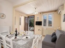 Eva's Family Cottage in Makryotika Village!